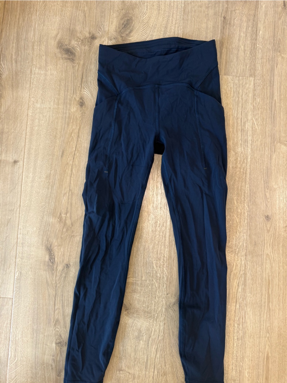 Lululemon Navy High-Waist Performance Leggings with pockets